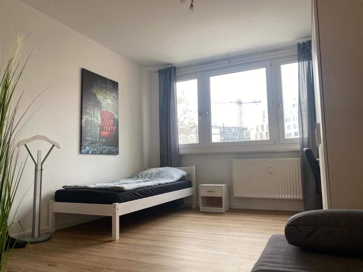 Mitte-alexanderplatz-holzmarktstr Apartment